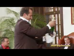 اخ يتناك مع اختة